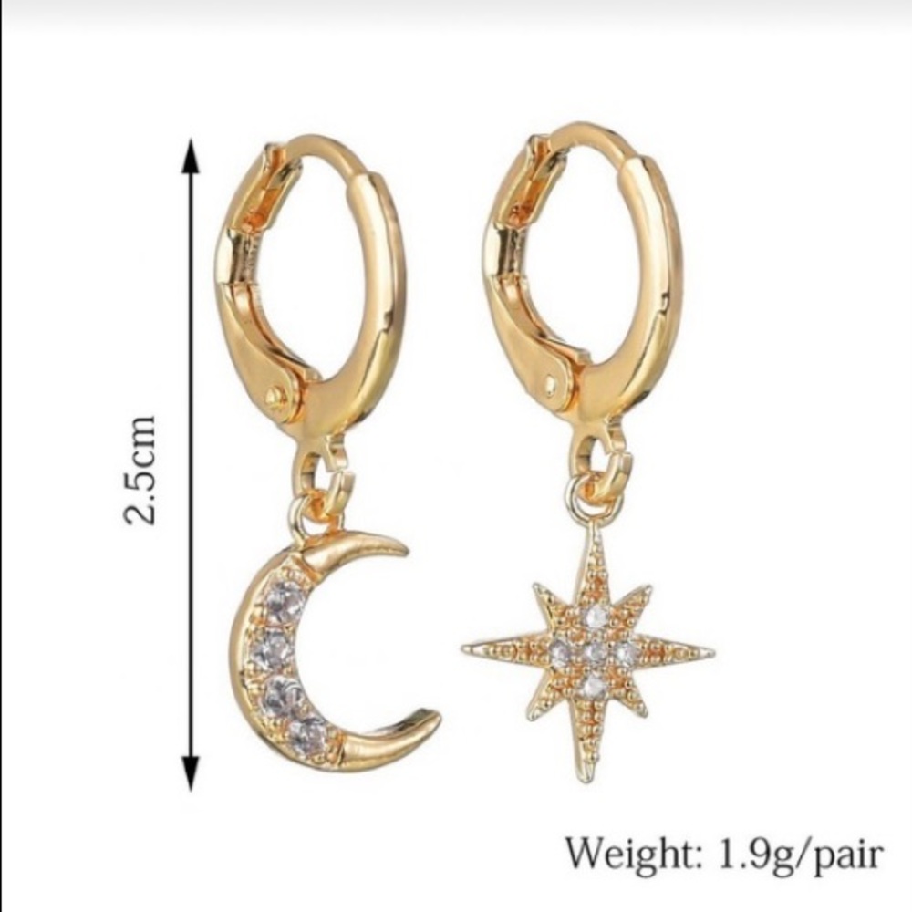 Asymmetrical Star and Moon 14kt Gold Filles Earrings - Picture 4 of 4